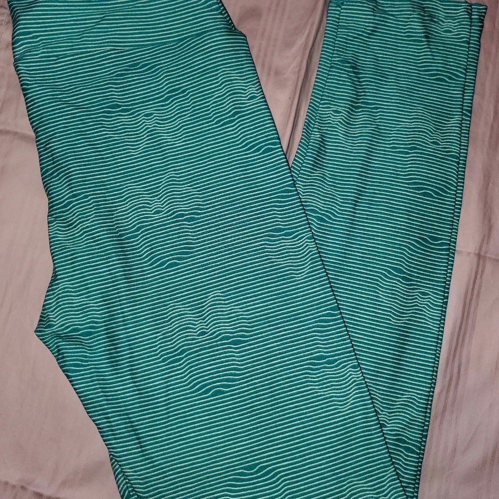LuLaRoe NWOT OS Disney Leggings - Picture 1 of 1